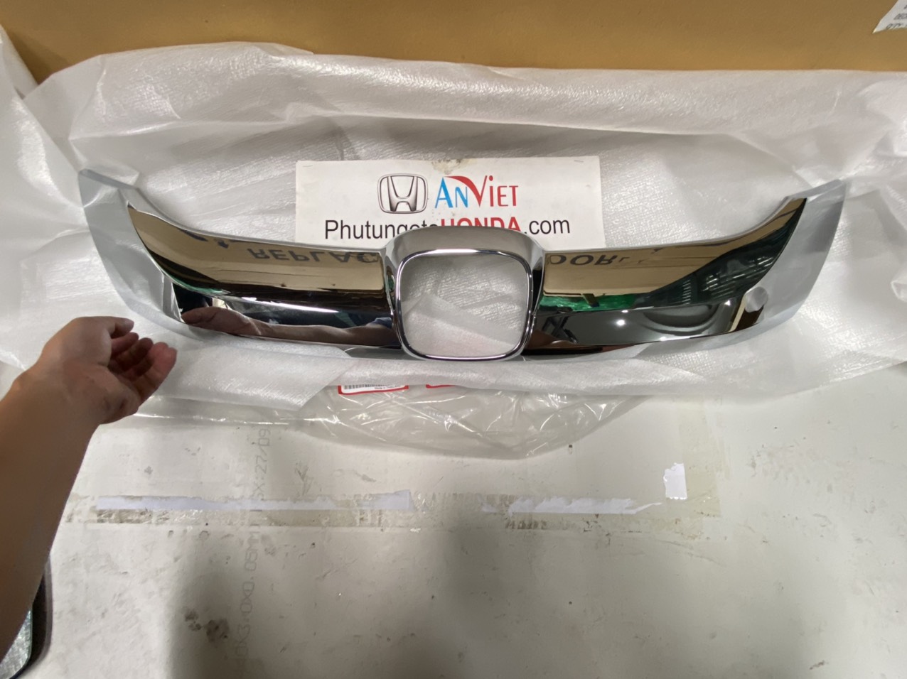 Miếng mạ trên mặt ca lăng xe Honda CITY 2014-2018